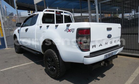 Acheter Occasion Voiture Toyota Hilux Blanc à Mbabane, Manzini Acheter Occasion Voiture Toyota Hilux Blanc à Mbabane, Manzini