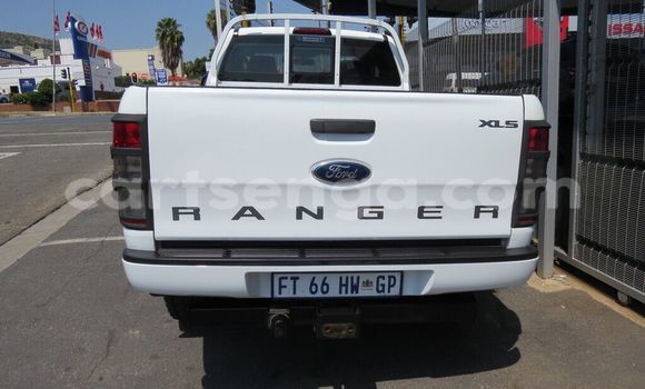 Acheter Occasion Voiture Toyota Hilux Blanc à Mbabane, Manzini Acheter Occasion Voiture Toyota Hilux Blanc à Mbabane, Manzini