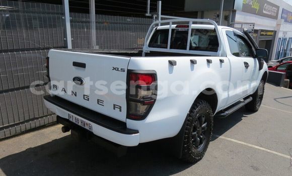 Acheter Occasion Voiture Toyota Hilux Blanc à Mbabane, Manzini Acheter Occasion Voiture Toyota Hilux Blanc à Mbabane, Manzini