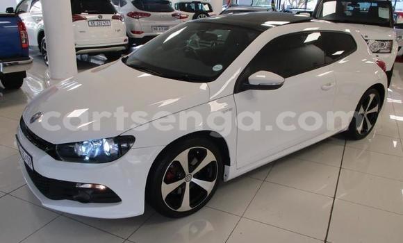 Nunua Ilio tumika Volkswagen Scirocco White Gari ndani ya Mbabane nchini Manzini Nunua Ilio tumika Volkswagen Scirocco White Gari ndani ya Mbabane nchini Manzini