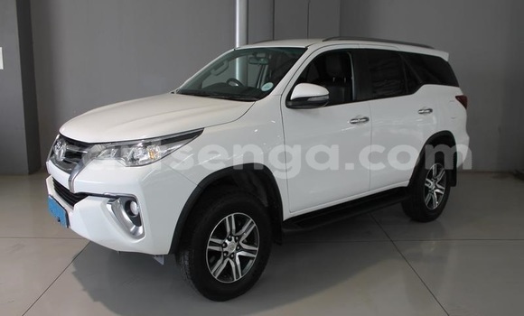 Buy Used Toyota Fortuner White Car in Ezulwini in Hhohho Buy Used Toyota Fortuner White Car in Ezulwini in Hhohho