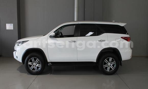 Buy Used Toyota Fortuner White Car in Ezulwini in Hhohho Buy Used Toyota Fortuner White Car in Ezulwini in Hhohho