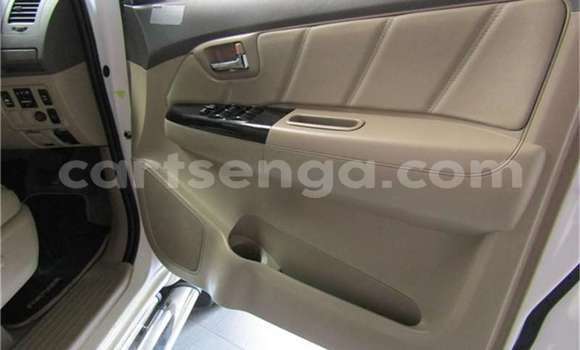 Buy Used Toyota Fortuner White Car in Bhunya in Manzini Buy Used Toyota Fortuner White Car in Bhunya in Manzini