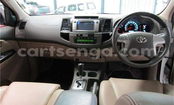 Buy Used Toyota Fortuner White Car in Bhunya in Manzini Buy Used Toyota Fortuner White Car in Bhunya in Manzini