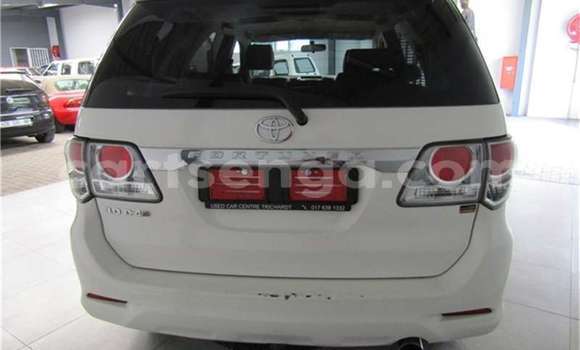Buy Used Toyota Fortuner White Car in Bhunya in Manzini Buy Used Toyota Fortuner White Car in Bhunya in Manzini