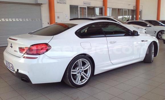 Nunua Ilio tumika BMW M6 White Gari ndani ya Mbabane nchini Manzini Nunua Ilio tumika BMW M6 White Gari ndani ya Mbabane nchini Manzini