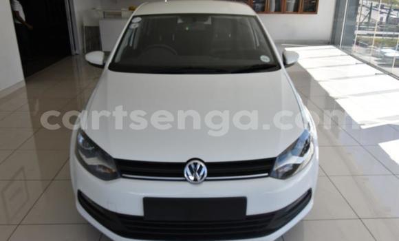 Nunua Ilio tumika Volkswagen Polo White Gari ndani ya Manzini nchini Manzini Nunua Ilio tumika Volkswagen Polo White Gari ndani ya Manzini nchini Manzini
