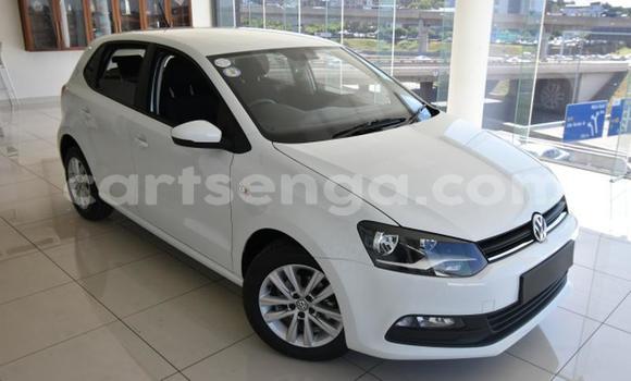 Nunua Ilio tumika Volkswagen Polo White Gari ndani ya Manzini nchini Manzini Nunua Ilio tumika Volkswagen Polo White Gari ndani ya Manzini nchini Manzini