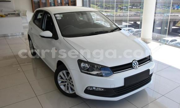 Nunua Ilio tumika Volkswagen Polo White Gari ndani ya Manzini nchini Manzini Nunua Ilio tumika Volkswagen Polo White Gari ndani ya Manzini nchini Manzini