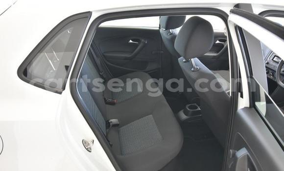 Nunua Ilio tumika Volkswagen Polo White Gari ndani ya Manzini nchini Manzini Nunua Ilio tumika Volkswagen Polo White Gari ndani ya Manzini nchini Manzini