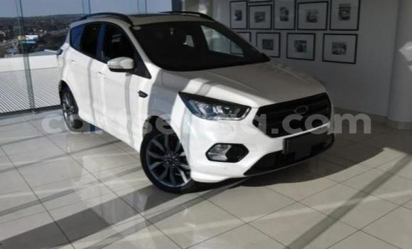 Nunua Ilio tumika Ford Kuga White Gari ndani ya Mbabane nchini Manzini Nunua Ilio tumika Ford Kuga White Gari ndani ya Mbabane nchini Manzini