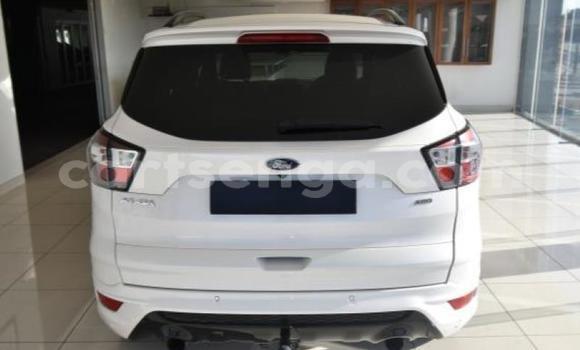 Nunua Ilio tumika Ford Kuga White Gari ndani ya Mbabane nchini Manzini Nunua Ilio tumika Ford Kuga White Gari ndani ya Mbabane nchini Manzini