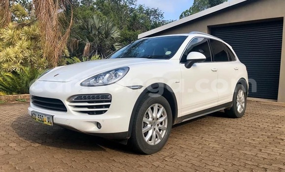 Buy Used Porsche Cayenne White Car in Manzini in Manzini