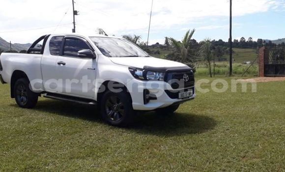 Buy Used Toyota Hilux White Car in Manzini in Manzini Buy Used Toyota Hilux White Car in Manzini in Manzini