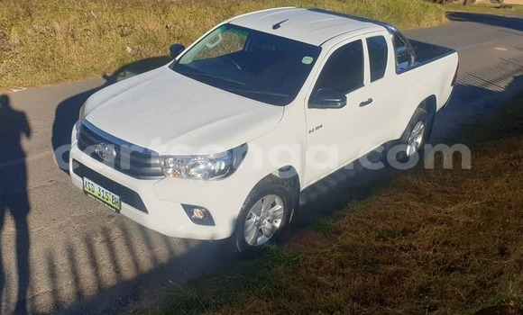 Buy Used Toyota Hilux White Car in Manzini in Manzini Buy Used Toyota Hilux White Car in Manzini in Manzini
