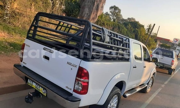 Buy Used Toyota Hilux White Car in Mbabane in Manzini Buy Used Toyota Hilux White Car in Mbabane in Manzini