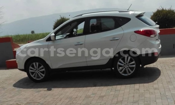 Buy Used Hyundai ix35 White Car in Mbabane in Manzini Buy Used Hyundai ix35 White Car in Mbabane in Manzini