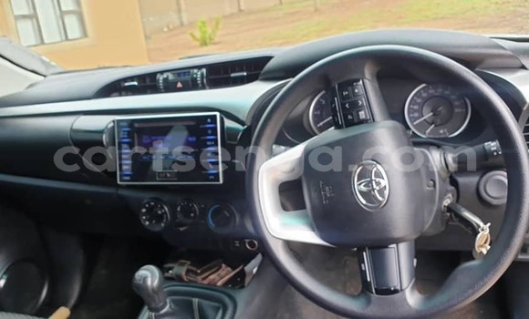 Buy Used Toyota Hilux Silver Car in Mbabane in Manzini Buy Used Toyota Hilux Silver Car in Mbabane in Manzini