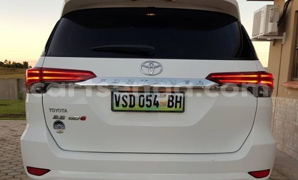 Buy Used Toyota Fortuner White Car in Mbabane in Manzini Buy Used Toyota Fortuner White Car in Mbabane in Manzini