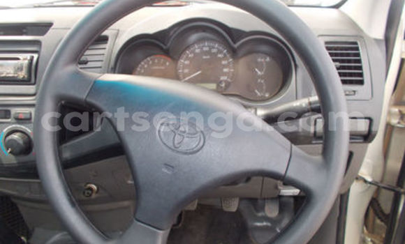 Buy Used Toyota Hilux Brown Car in Ezulwini in Hhohho Buy Used Toyota Hilux Brown Car in Ezulwini in Hhohho