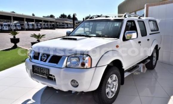 Nunua Ilio tumika Nissan Hardbody White Gari ndani ya Ezulwini nchini Hhohho Nunua Ilio tumika Nissan Hardbody White Gari ndani ya Ezulwini nchini Hhohho