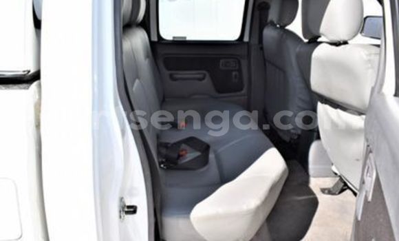 Nunua Ilio tumika Nissan Hardbody White Gari ndani ya Ezulwini nchini Hhohho Nunua Ilio tumika Nissan Hardbody White Gari ndani ya Ezulwini nchini Hhohho