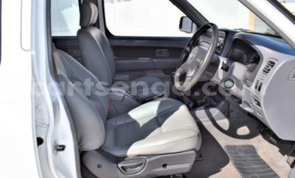 Nunua Ilio tumika Nissan Hardbody White Gari ndani ya Ezulwini nchini Hhohho Nunua Ilio tumika Nissan Hardbody White Gari ndani ya Ezulwini nchini Hhohho