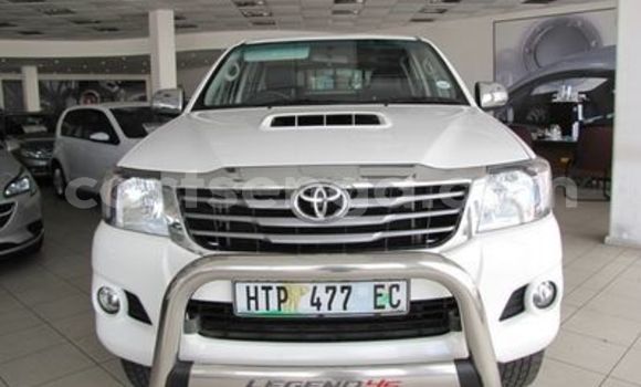 Nunua Ilio tumika Toyota Hilux White Gari ndani ya Ezulwini nchini Hhohho Nunua Ilio tumika Toyota Hilux White Gari ndani ya Ezulwini nchini Hhohho