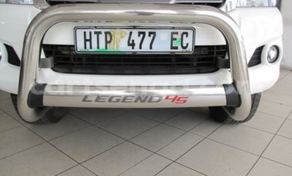 Nunua Ilio tumika Toyota Hilux White Gari ndani ya Ezulwini nchini Hhohho Nunua Ilio tumika Toyota Hilux White Gari ndani ya Ezulwini nchini Hhohho