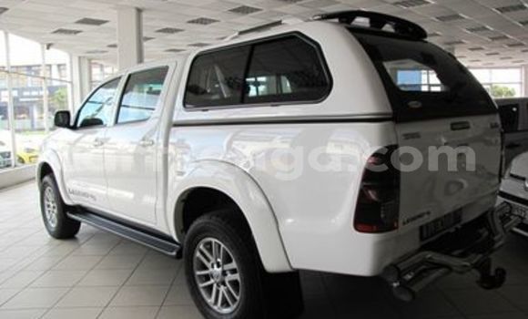 Nunua Ilio tumika Toyota Hilux White Gari ndani ya Ezulwini nchini Hhohho Nunua Ilio tumika Toyota Hilux White Gari ndani ya Ezulwini nchini Hhohho