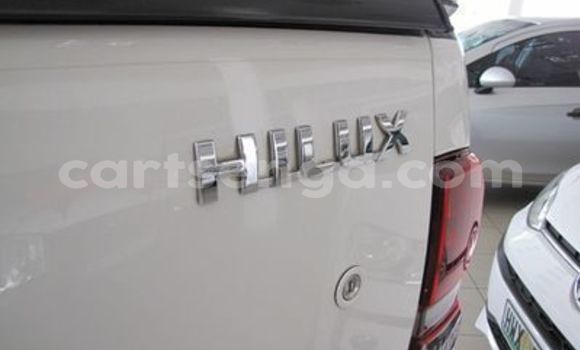 Nunua Ilio tumika Toyota Hilux White Gari ndani ya Ezulwini nchini Hhohho Nunua Ilio tumika Toyota Hilux White Gari ndani ya Ezulwini nchini Hhohho