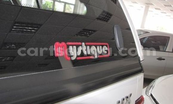 Nunua Ilio tumika Toyota Hilux White Gari ndani ya Ezulwini nchini Hhohho Nunua Ilio tumika Toyota Hilux White Gari ndani ya Ezulwini nchini Hhohho