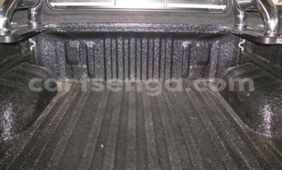 Nunua Ilio tumika Toyota Hilux White Gari ndani ya Ezulwini nchini Hhohho Nunua Ilio tumika Toyota Hilux White Gari ndani ya Ezulwini nchini Hhohho