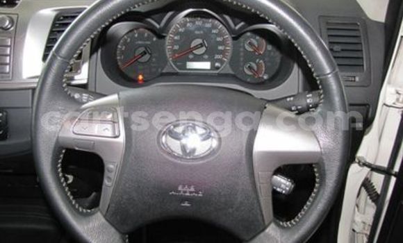 Nunua Ilio tumika Toyota Hilux White Gari ndani ya Ezulwini nchini Hhohho Nunua Ilio tumika Toyota Hilux White Gari ndani ya Ezulwini nchini Hhohho