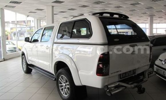 Nunua Ilio tumika Toyota Hilux White Gari ndani ya Ezulwini nchini Hhohho Nunua Ilio tumika Toyota Hilux White Gari ndani ya Ezulwini nchini Hhohho