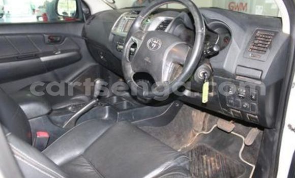 Nunua Ilio tumika Toyota Hilux White Gari ndani ya Ezulwini nchini Hhohho Nunua Ilio tumika Toyota Hilux White Gari ndani ya Ezulwini nchini Hhohho