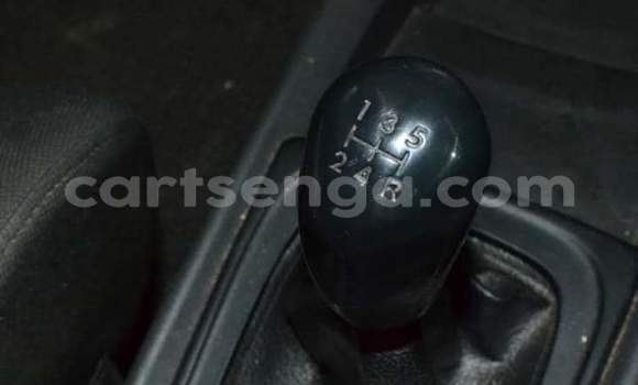 Nunua Ilio tumika Toyota Avanza Silver Gari ndani ya Manzini nchini Manzini Nunua Ilio tumika Toyota Avanza Silver Gari ndani ya Manzini nchini Manzini