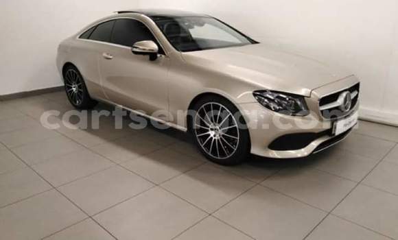 Nunua Ilio tumika Mercedes‒Benz E–Class Silver Gari ndani ya Manzini nchini Manzini Nunua Ilio tumika Mercedes‒Benz E–Class Silver Gari ndani ya Manzini nchini Manzini