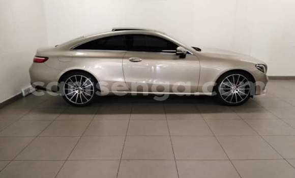 Nunua Ilio tumika Mercedes‒Benz E–Class Silver Gari ndani ya Manzini nchini Manzini Nunua Ilio tumika Mercedes‒Benz E–Class Silver Gari ndani ya Manzini nchini Manzini