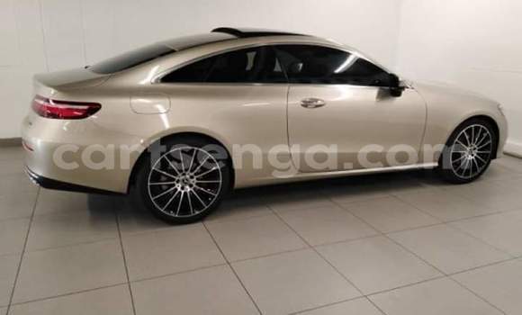 Nunua Ilio tumika Mercedes‒Benz E–Class Silver Gari ndani ya Manzini nchini Manzini Nunua Ilio tumika Mercedes‒Benz E–Class Silver Gari ndani ya Manzini nchini Manzini