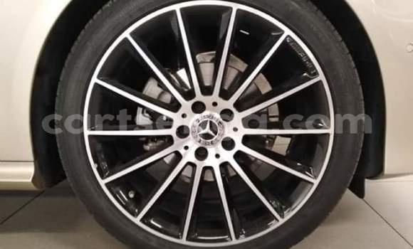 Nunua Ilio tumika Mercedes‒Benz E–Class Silver Gari ndani ya Manzini nchini Manzini Nunua Ilio tumika Mercedes‒Benz E–Class Silver Gari ndani ya Manzini nchini Manzini