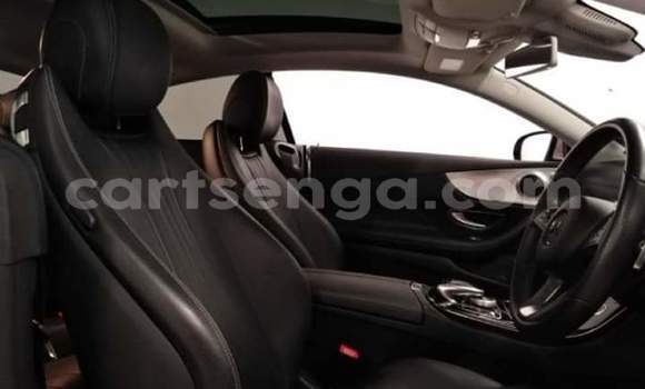 Nunua Ilio tumika Mercedes‒Benz E–Class Silver Gari ndani ya Manzini nchini Manzini Nunua Ilio tumika Mercedes‒Benz E–Class Silver Gari ndani ya Manzini nchini Manzini