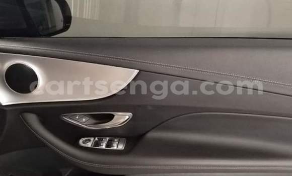 Nunua Ilio tumika Mercedes‒Benz E–Class Silver Gari ndani ya Manzini nchini Manzini Nunua Ilio tumika Mercedes‒Benz E–Class Silver Gari ndani ya Manzini nchini Manzini