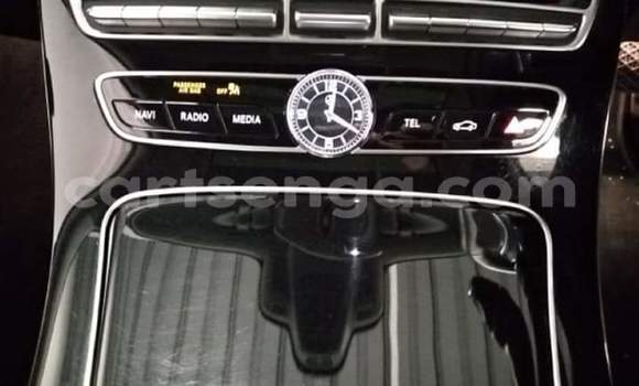 Nunua Ilio tumika Mercedes‒Benz E–Class Silver Gari ndani ya Manzini nchini Manzini Nunua Ilio tumika Mercedes‒Benz E–Class Silver Gari ndani ya Manzini nchini Manzini