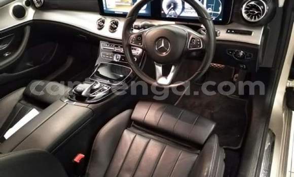 Nunua Ilio tumika Mercedes‒Benz E–Class Silver Gari ndani ya Manzini nchini Manzini Nunua Ilio tumika Mercedes‒Benz E–Class Silver Gari ndani ya Manzini nchini Manzini