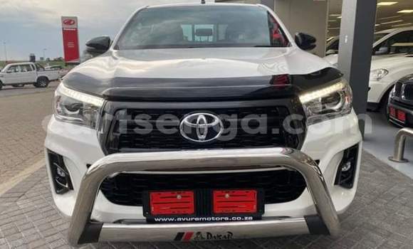 Nunua Ilio tumika Toyota Hilux White Gari ndani ya Mbabane nchini Manzini Nunua Ilio tumika Toyota Hilux White Gari ndani ya Mbabane nchini Manzini