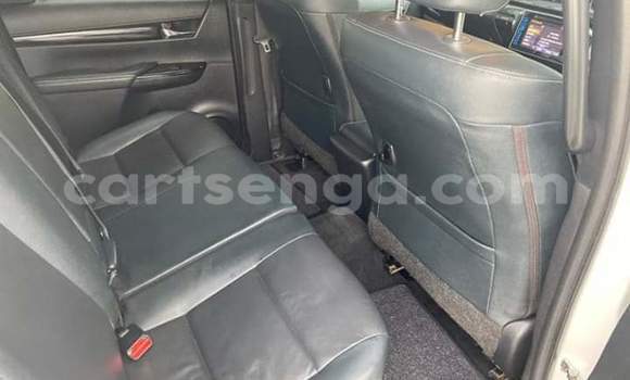 Nunua Ilio tumika Toyota Hilux White Gari ndani ya Mbabane nchini Manzini Nunua Ilio tumika Toyota Hilux White Gari ndani ya Mbabane nchini Manzini