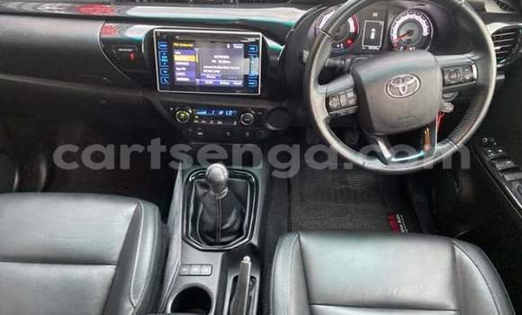 Nunua Ilio tumika Toyota Hilux White Gari ndani ya Mbabane nchini Manzini Nunua Ilio tumika Toyota Hilux White Gari ndani ya Mbabane nchini Manzini