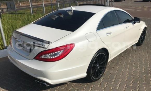Acheter Occasion Voiture Mercedes‒Benz CLA-klasse AMG Blanc à Manzini, Manzini Acheter Occasion Voiture Mercedes‒Benz CLA-klasse AMG Blanc à Manzini, Manzini