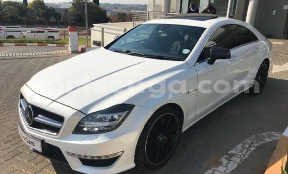 Acheter Occasion Voiture Mercedes‒Benz CLA-klasse AMG Blanc à Manzini, Manzini Acheter Occasion Voiture Mercedes‒Benz CLA-klasse AMG Blanc à Manzini, Manzini